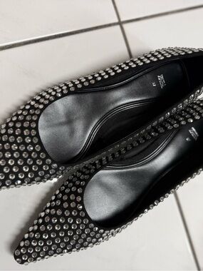 Zara Women's Black Embellished Pointed-Toe Flats